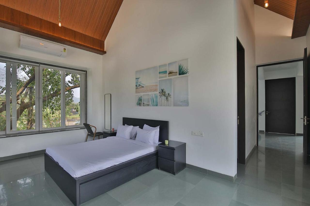 Twilight Grove By Stayvista - Pool- View Villa With Manicured Lawn, Contemporary Interiors & Home Theatre Karjat Exterior foto
