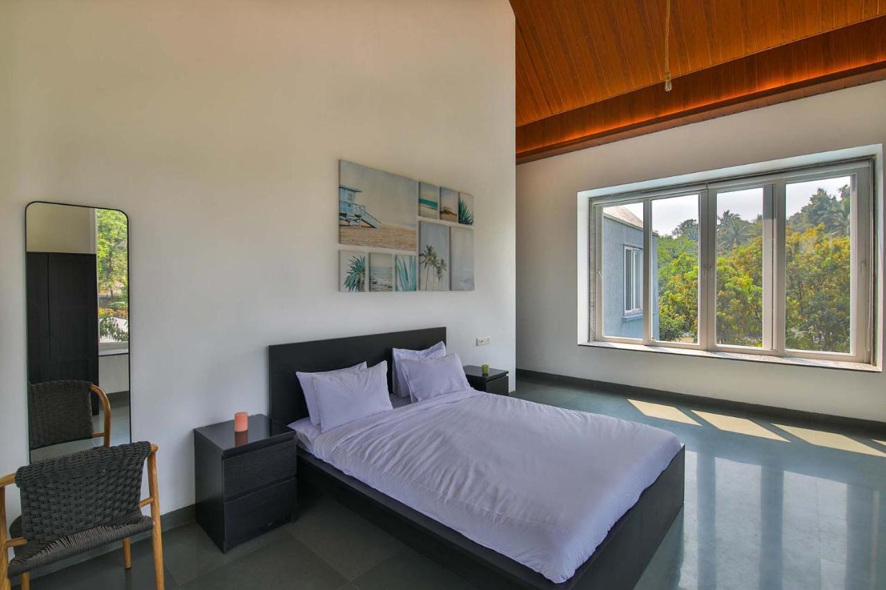 Twilight Grove By Stayvista - Pool- View Villa With Manicured Lawn, Contemporary Interiors & Home Theatre Karjat Exterior foto