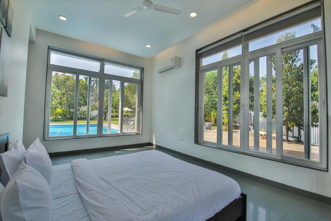 Twilight Grove By Stayvista - Pool- View Villa With Manicured Lawn, Contemporary Interiors & Home Theatre Karjat Exterior foto